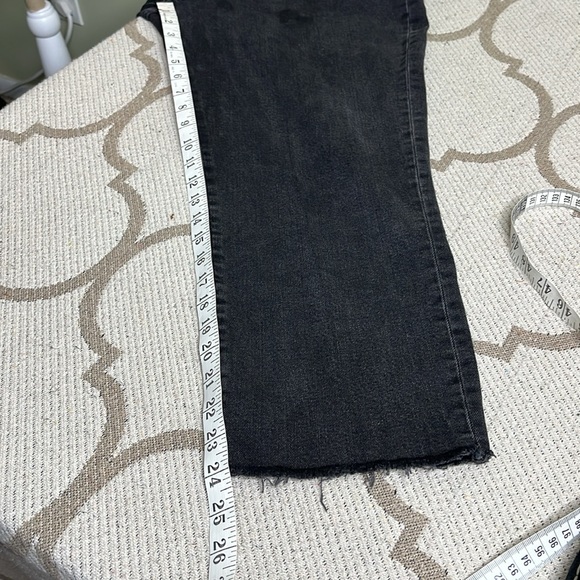 Madewell The High-Rise Slim Crop Boyjean raw hems washed black jeans - Picture 6 of 15